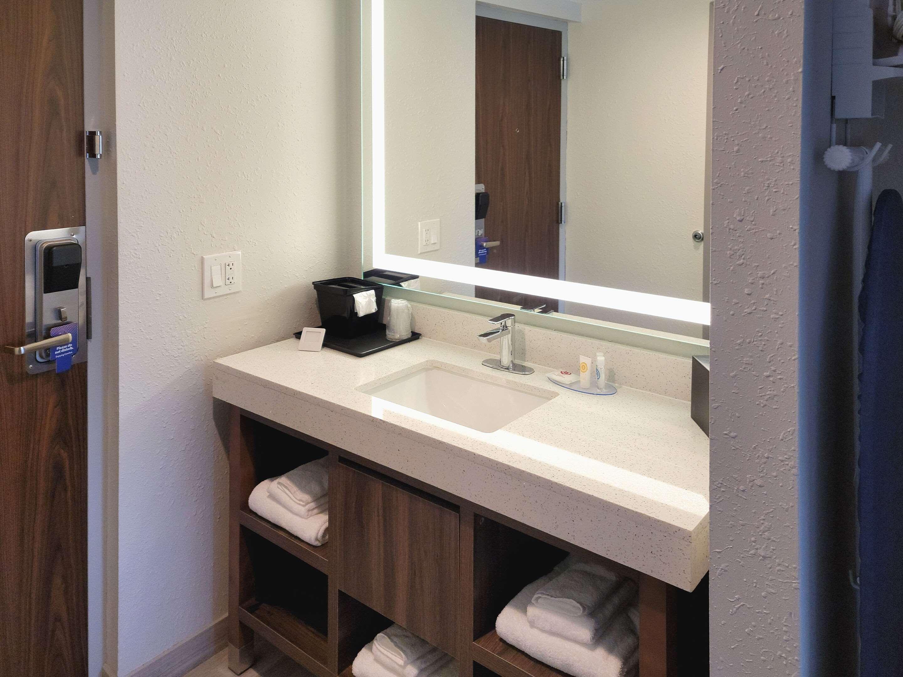 Comfort Inn & Suites Wyomissing-Reading Dış mekan fotoğraf