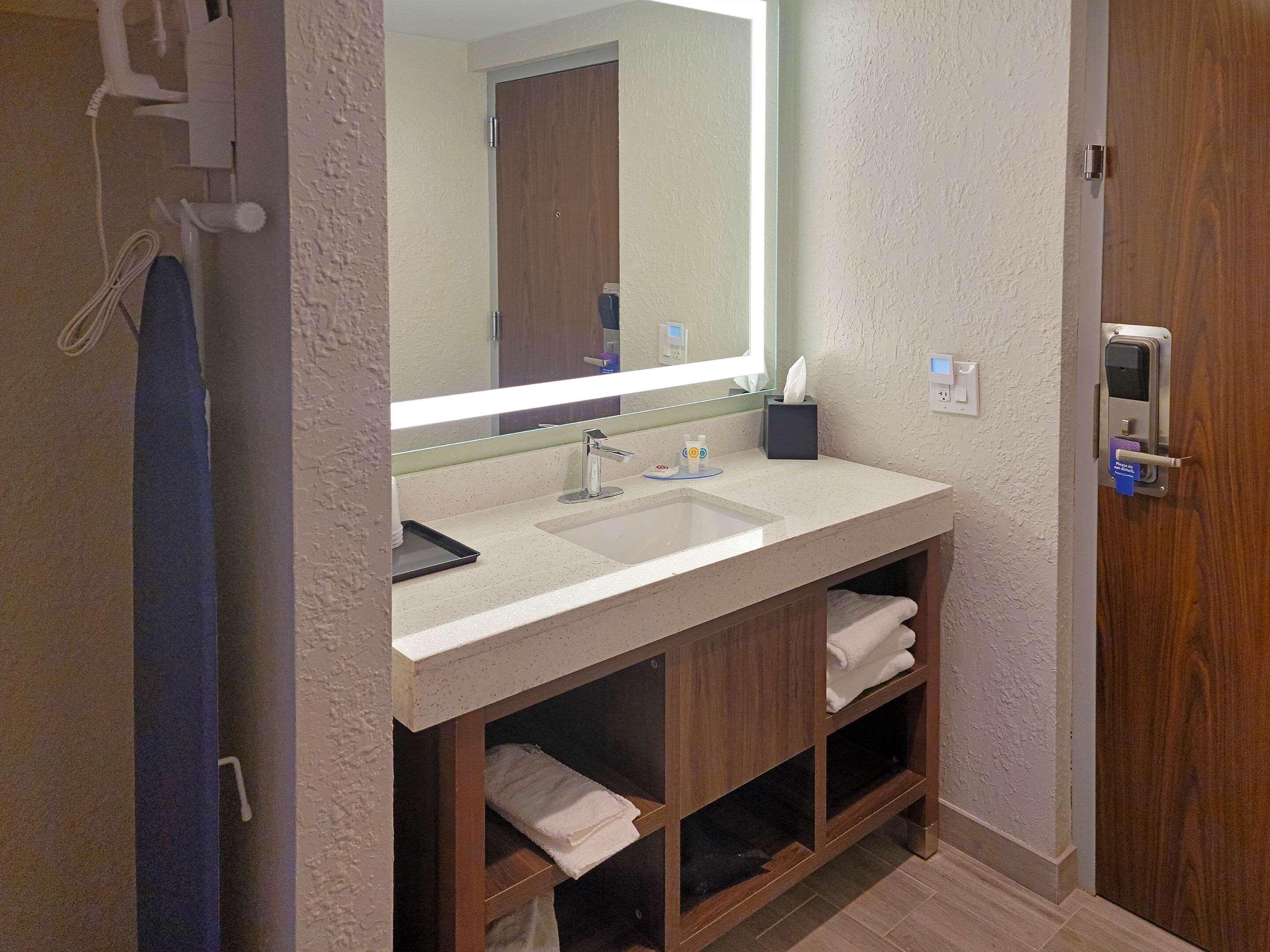 Comfort Inn & Suites Wyomissing-Reading Dış mekan fotoğraf